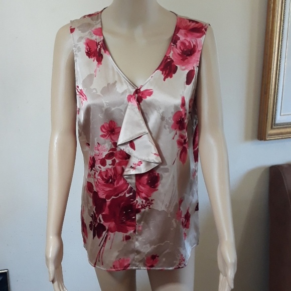 ST. JOHN, Silk Floral V Neck With front Ruffle Top Sz M - Picture 1 of 6
